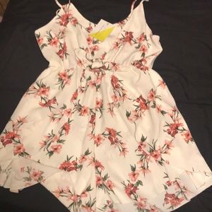 floral tie cut front Romper size large
